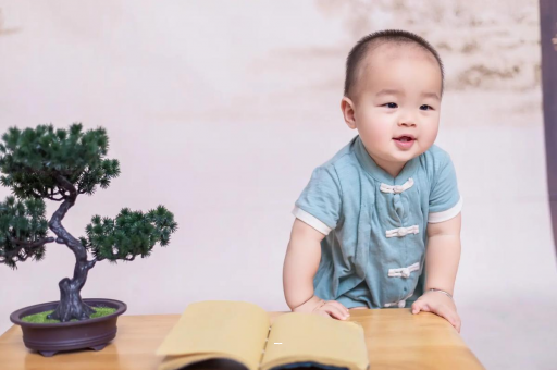 试管包生男孩哪家专业宝宝脸上小白点